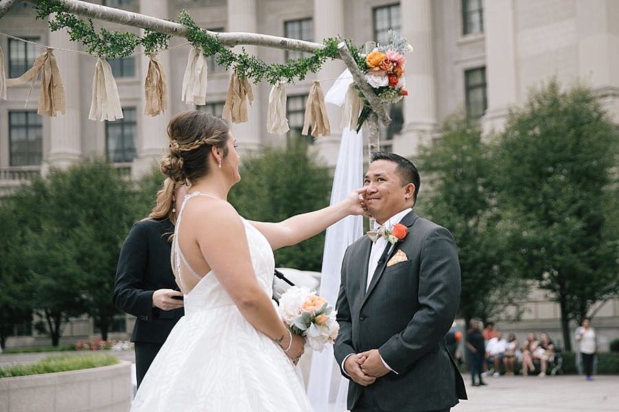 ronald-reagan-building-wedding-washington-dc_0106.jpg